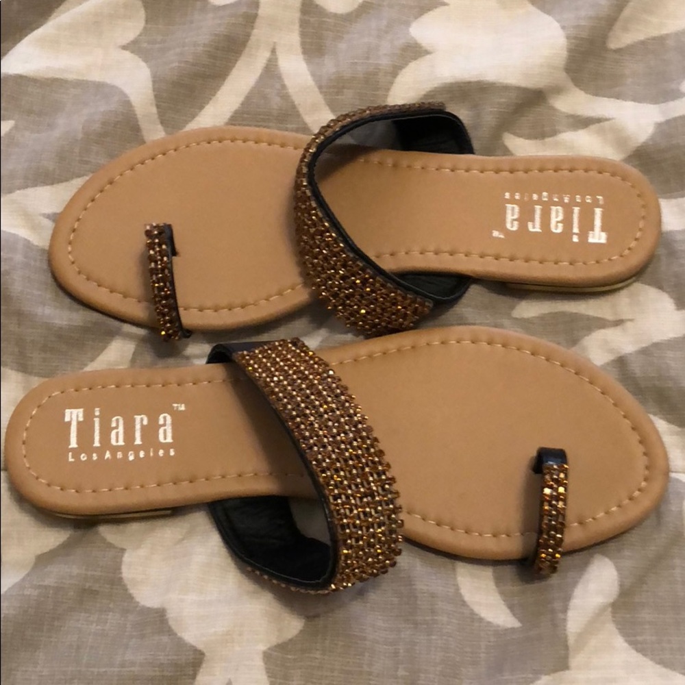 Tiara Los Angeles gold sandals